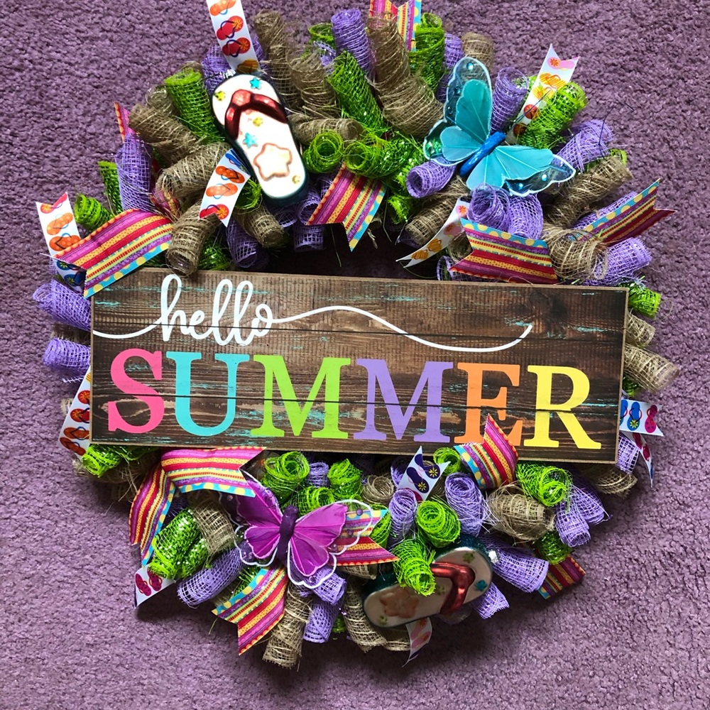 Custom mesh wreath “hello summer”